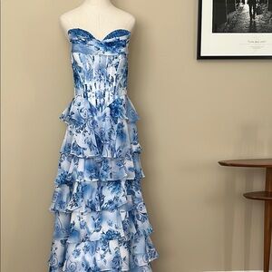 Elegant Blue Floral Strapless Dress